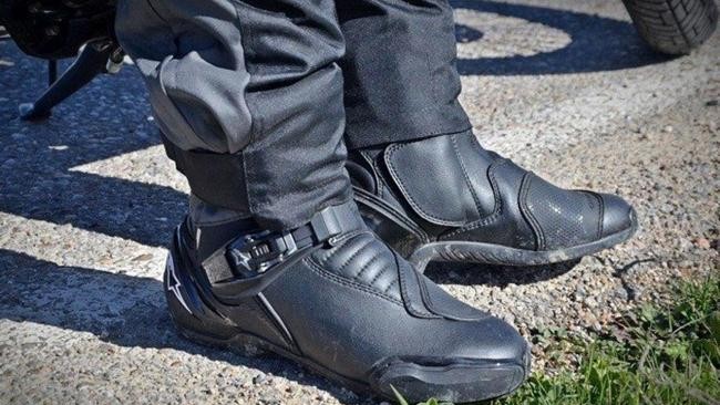 Sepatu Riding Short Honda Community - Cara Memilih Sepatu Yang tepat Untuk Touring